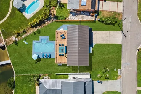 380 Colony Point Road S St Petersburg FL 33705