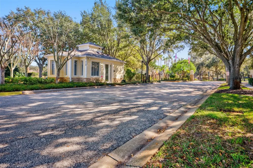 306 Carriage Oak Place Seffner FL 33584