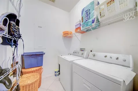 306 Carriage Oak Place Seffner FL 33584