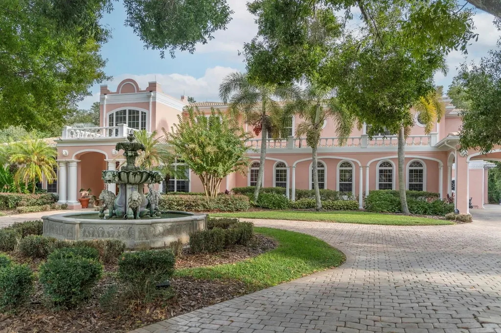 543 Isleworth Close Tarpon Springs FL 34688