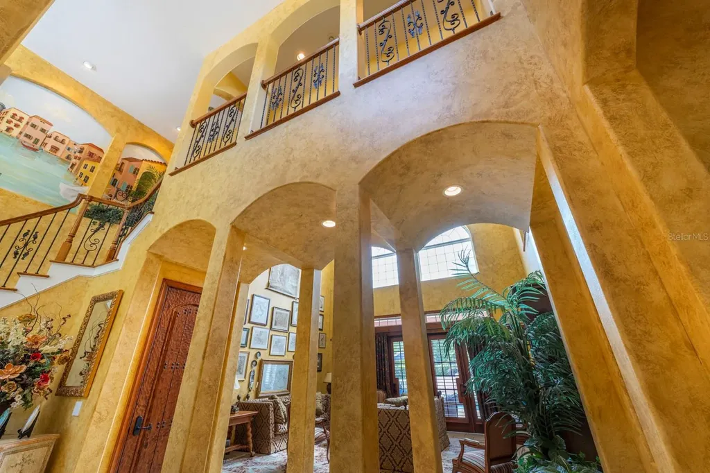 543 Isleworth Close Tarpon Springs FL 34688