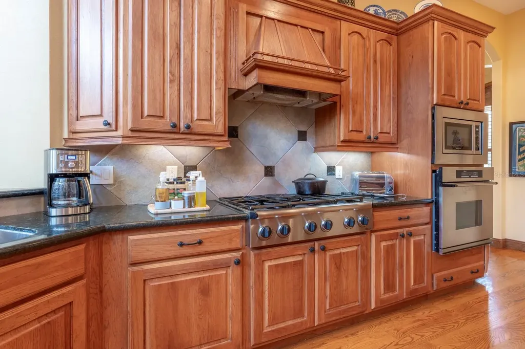 543 Isleworth Close Tarpon Springs FL 34688