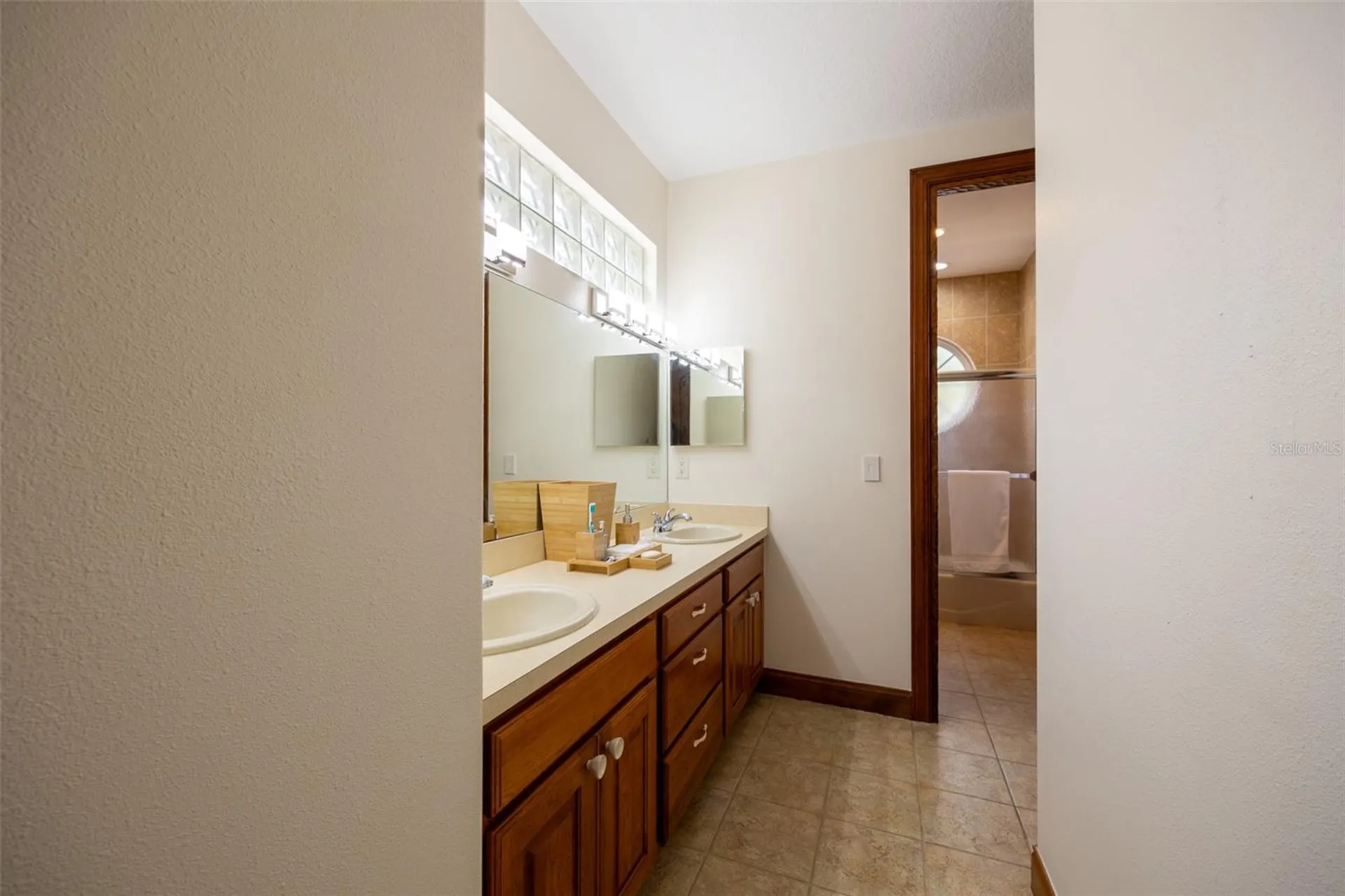543 Isleworth Close Tarpon Springs FL 34688