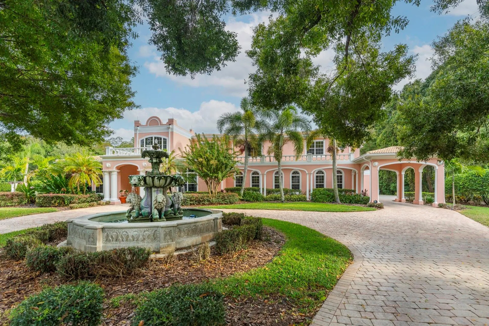 543 Isleworth Close Tarpon Springs FL 34688