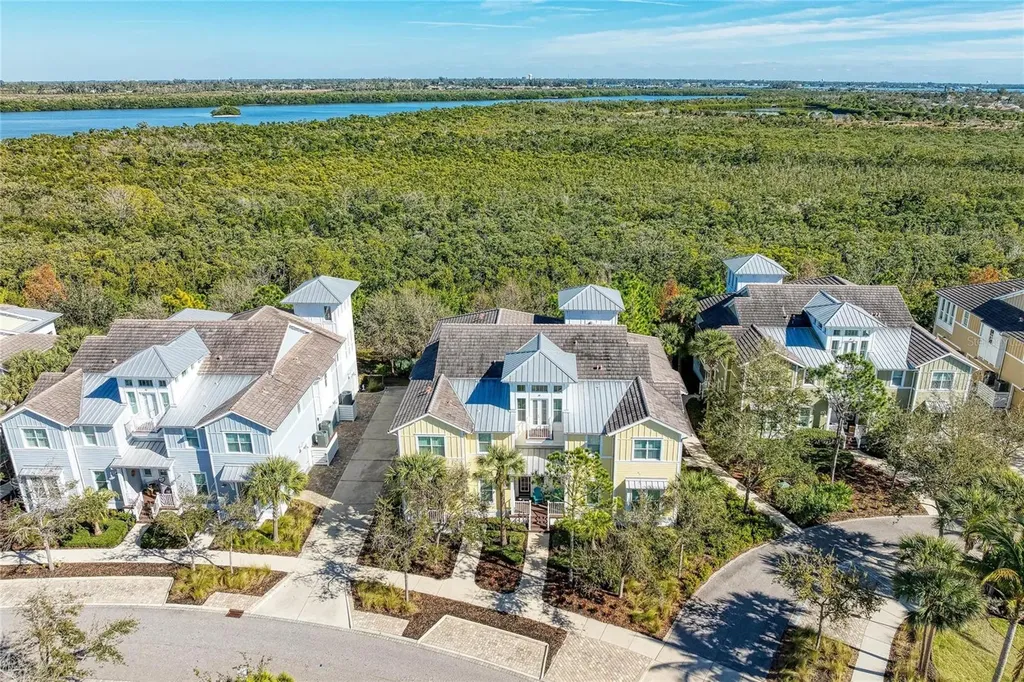 267 Sapphire Lake Drive Bradenton FL 34209