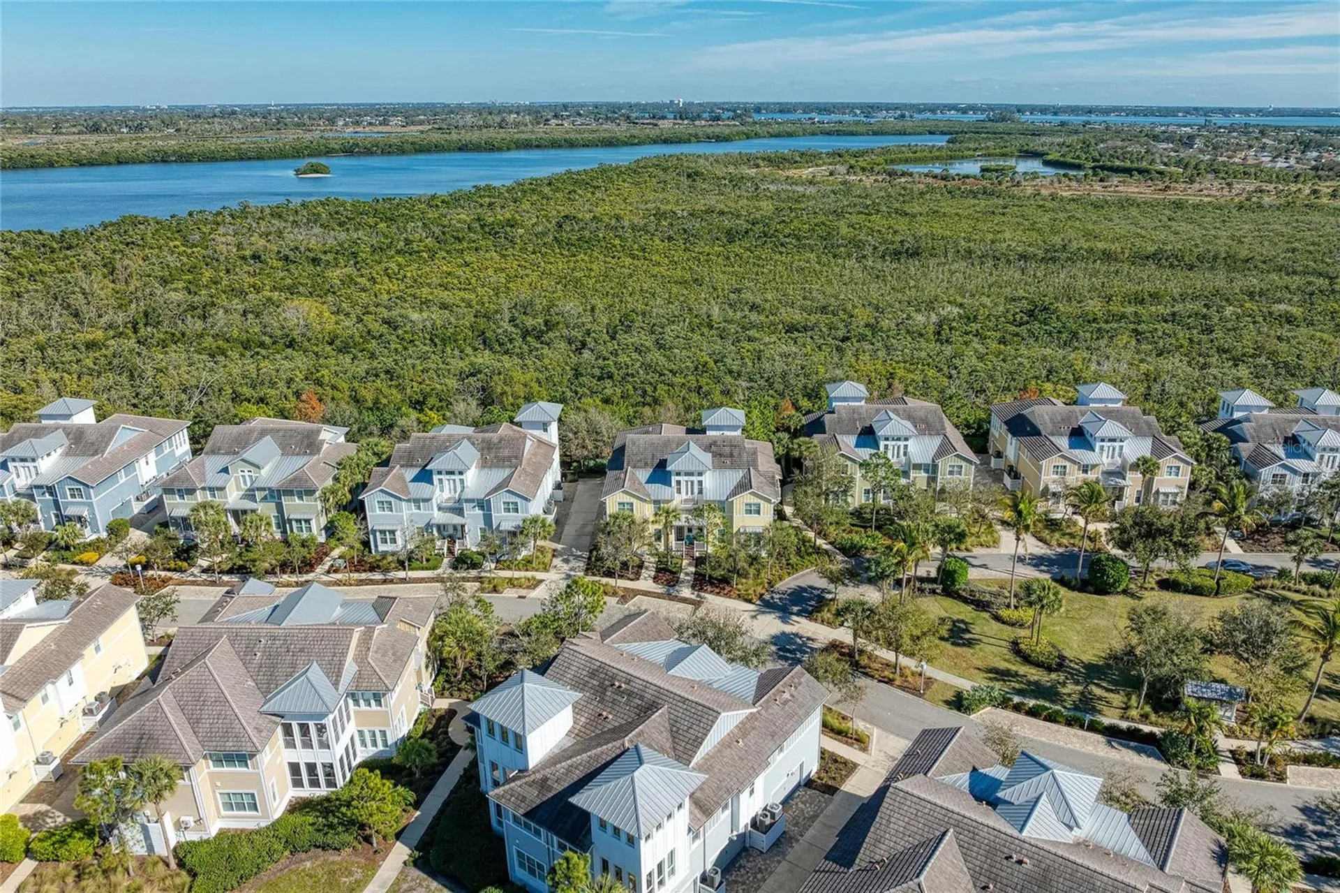 267 Sapphire Lake Drive Bradenton FL 34209