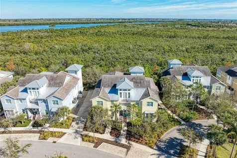 267 Sapphire Lake Drive Bradenton FL 34209