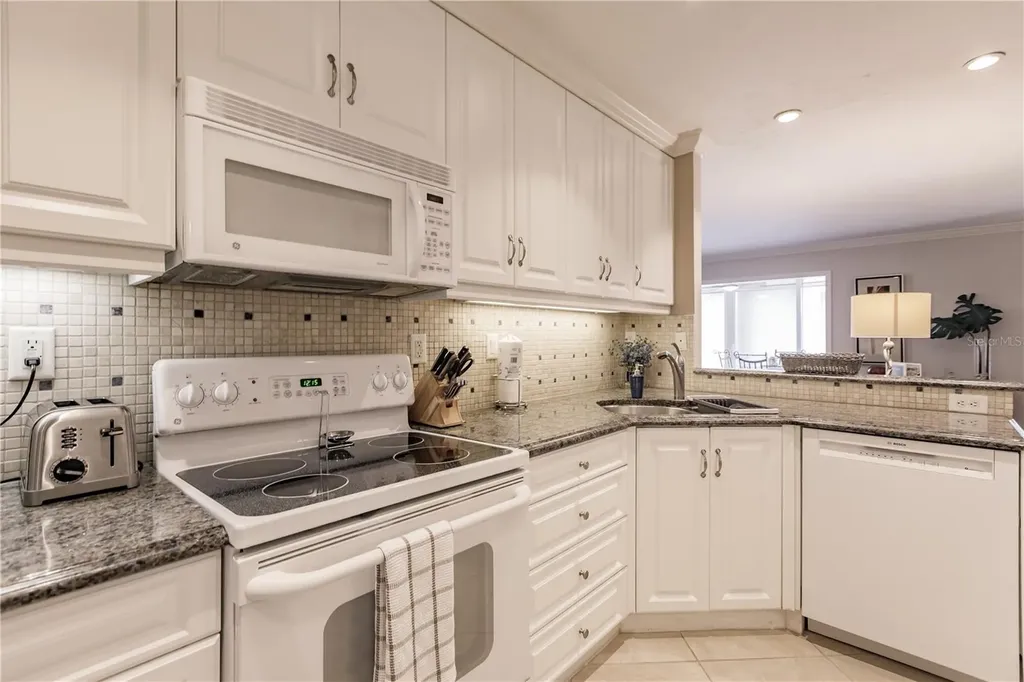 6052 W Peppertree Way Sarasota FL 34242