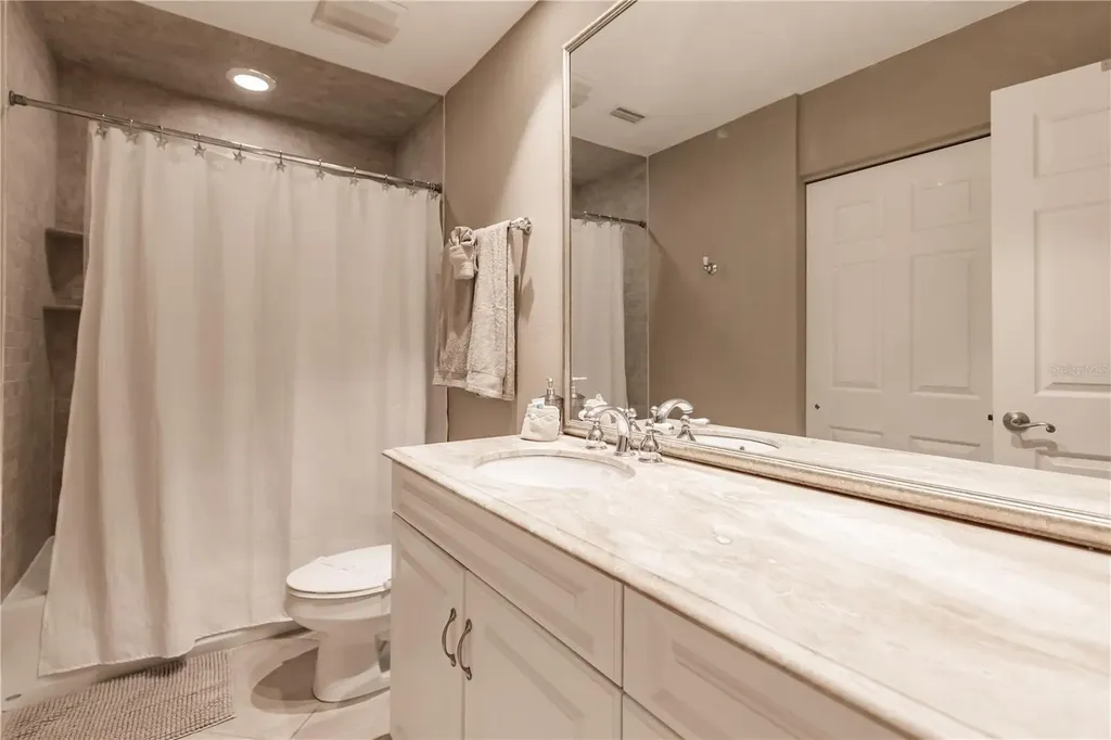 6052 W Peppertree Way Sarasota FL 34242