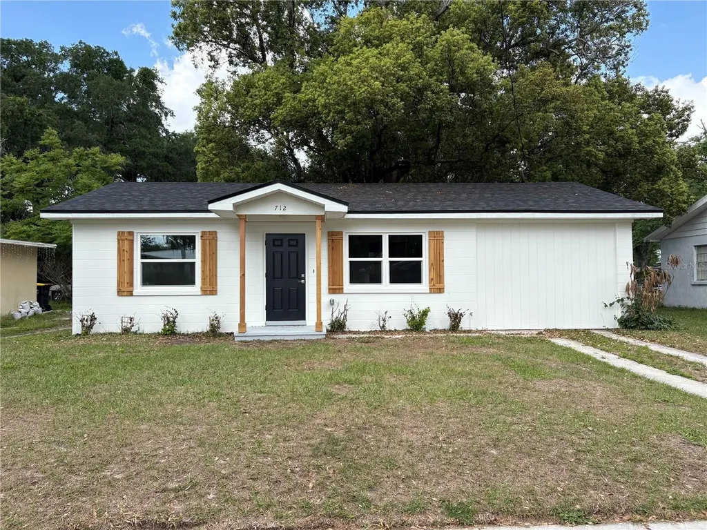 712 Pilaklakaha Avenue Auburndale FL 33823