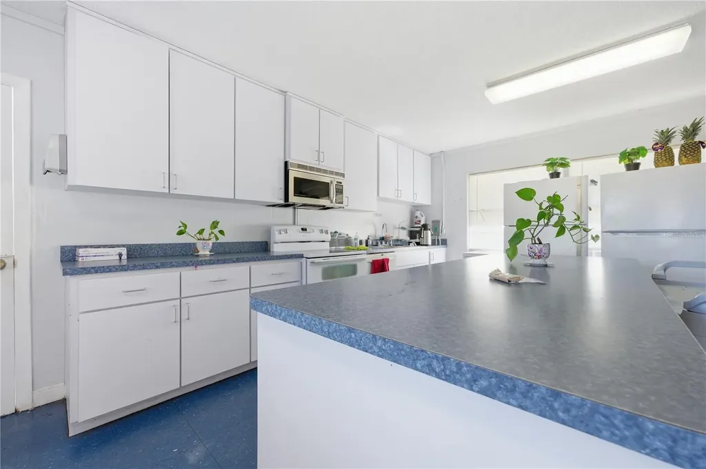 6104 Polk Avenue NW Lakeland FL 33810