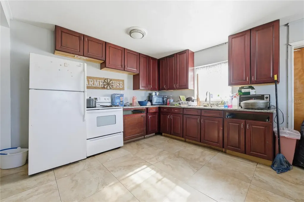 6104 Polk Avenue NW Lakeland FL 33810