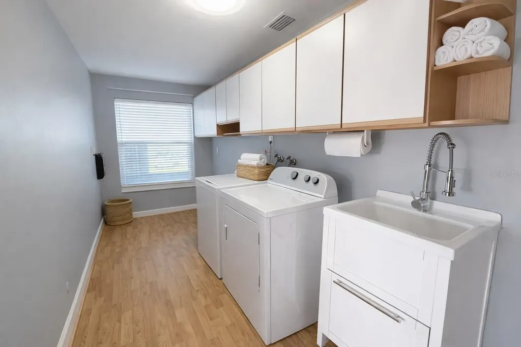 615 Harbor Island Clearwater Beach FL 33767
