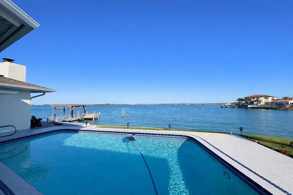 615 Harbor Island Clearwater Beach FL 33767