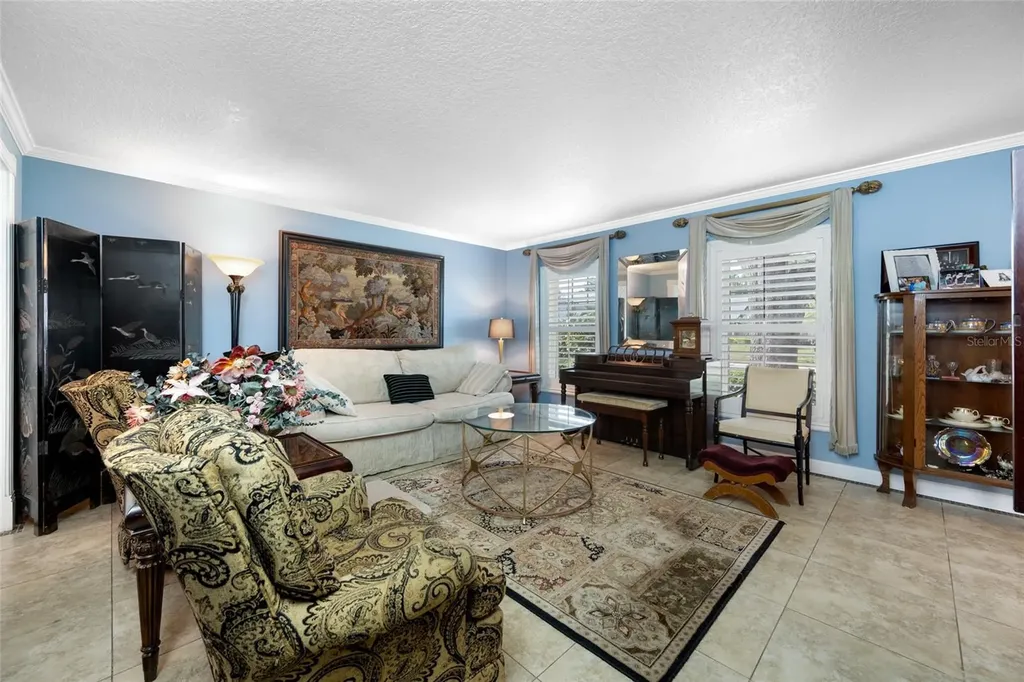 8602 Leighton Drive Tampa FL 33614