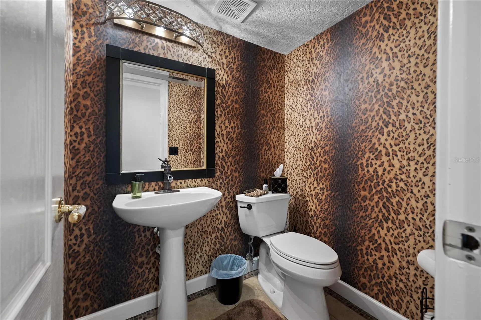 8602 Leighton Drive Tampa FL 33614