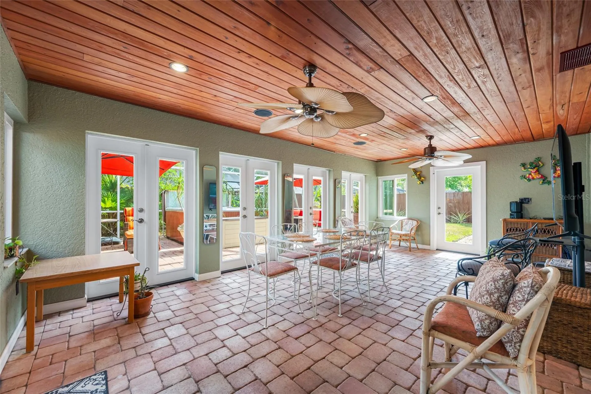 8602 Leighton Drive Tampa FL 33614