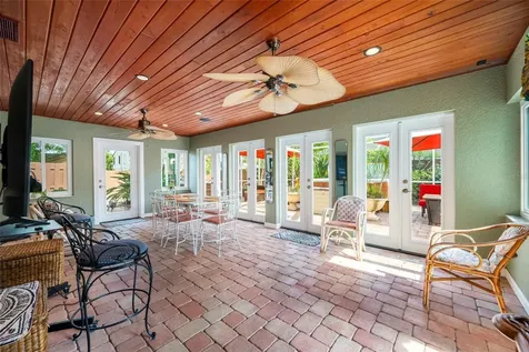 8602 Leighton Drive Tampa FL 33614