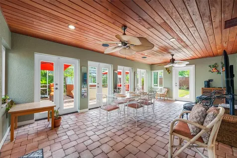 8602 Leighton Drive Tampa FL 33614
