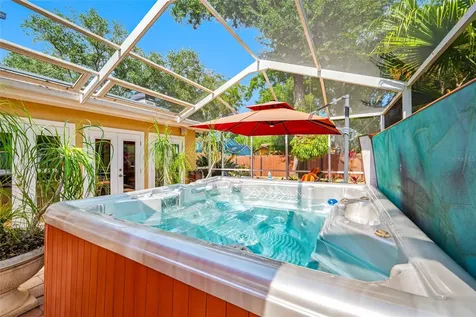 8602 Leighton Drive Tampa FL 33614