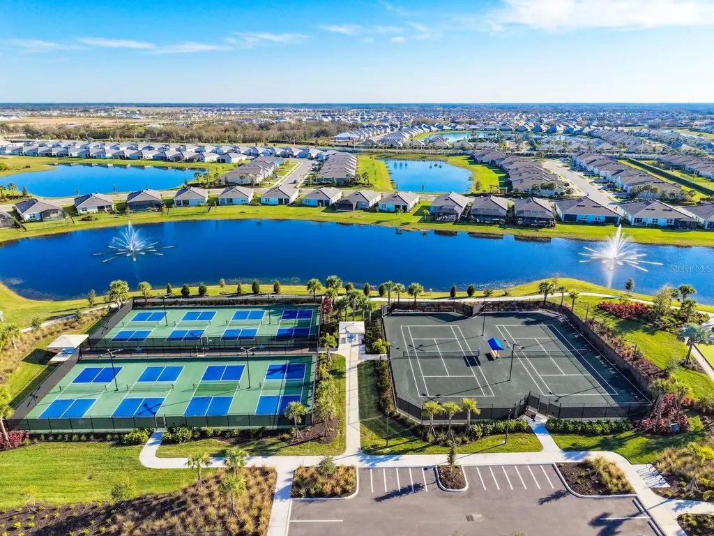 18244 Cropside Trail Bradenton FL 34211