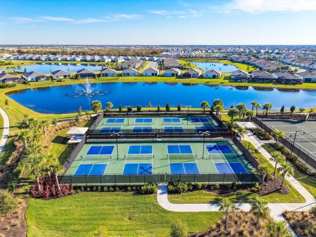 18244 Cropside Trail Bradenton FL 34211