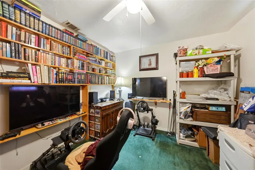 2213 NE 6th Place Cape Coral FL 33909