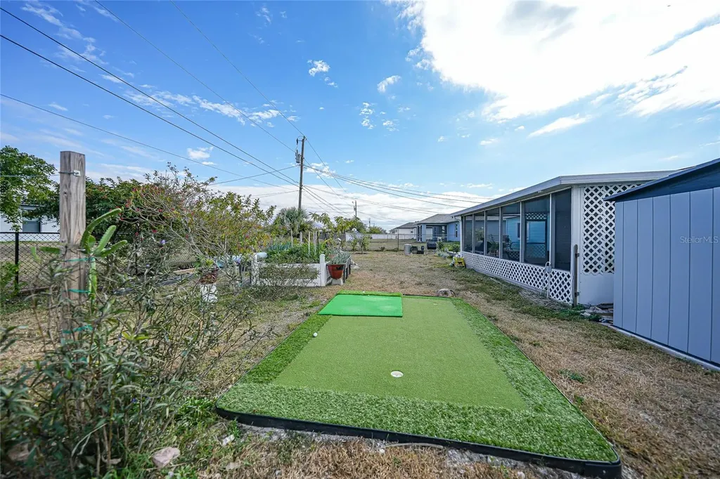 2213 NE 6th Place Cape Coral FL 33909