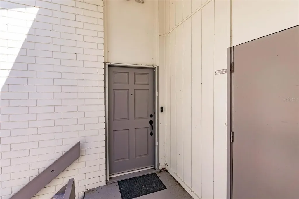 6053 E Peppertree Way Sarasota FL 34242