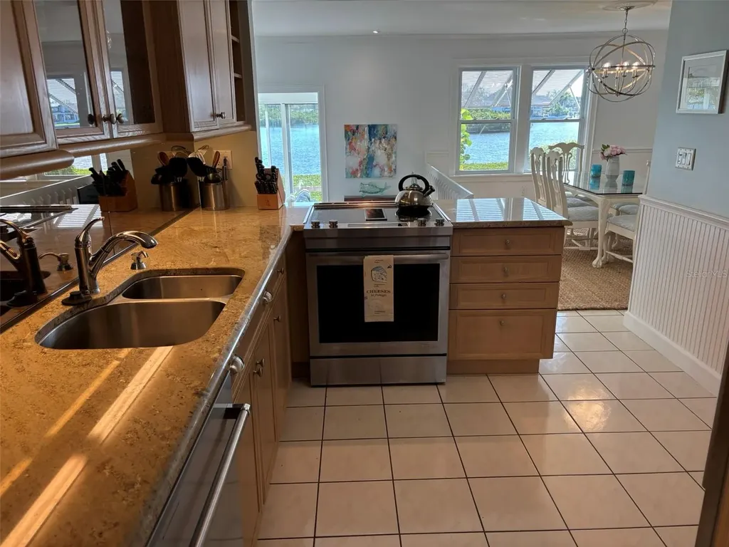 6039 E Peppertree Way Sarasota FL 34242