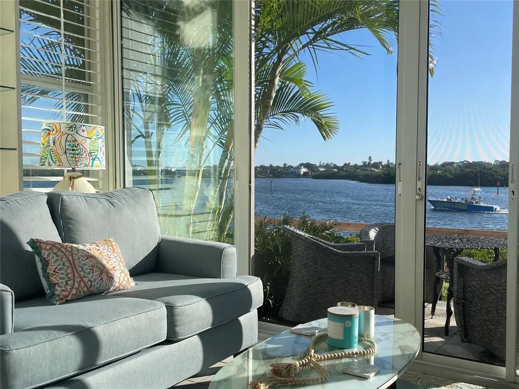 6039 E Peppertree Way Sarasota FL 34242
