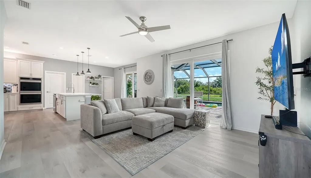 523 Grand Preserve Cove Bradenton FL 34212