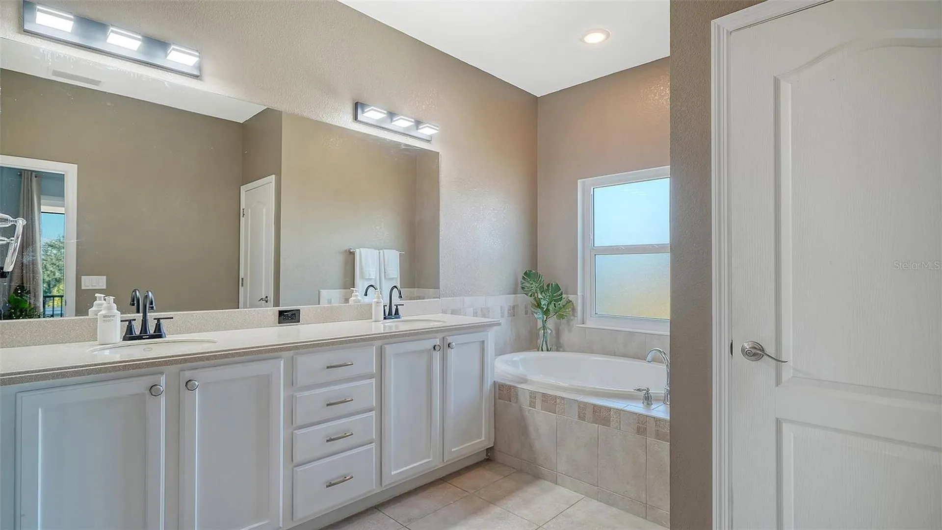 523 Grand Preserve Cove Bradenton FL 34212