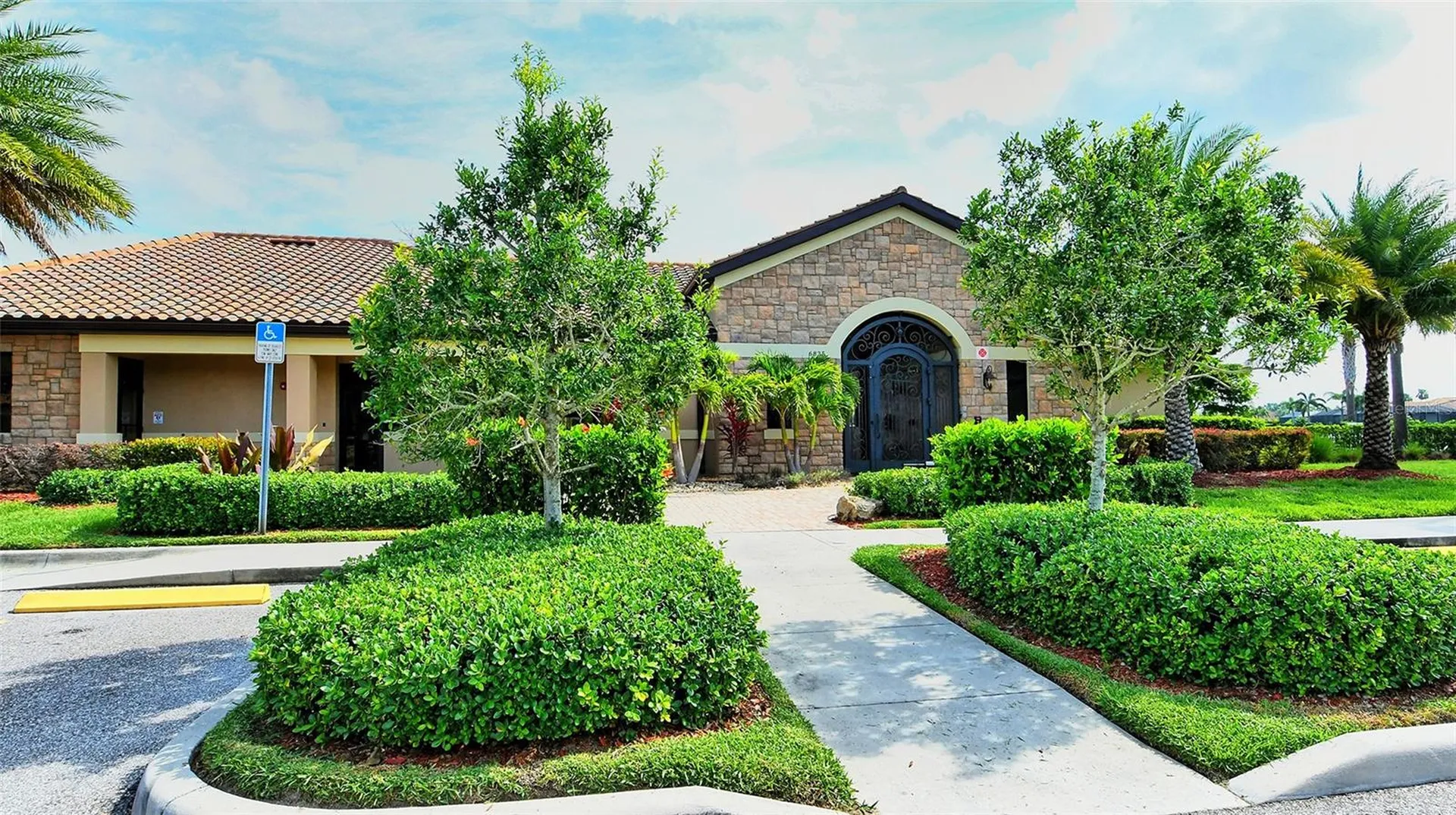 523 Grand Preserve Cove Bradenton FL 34212