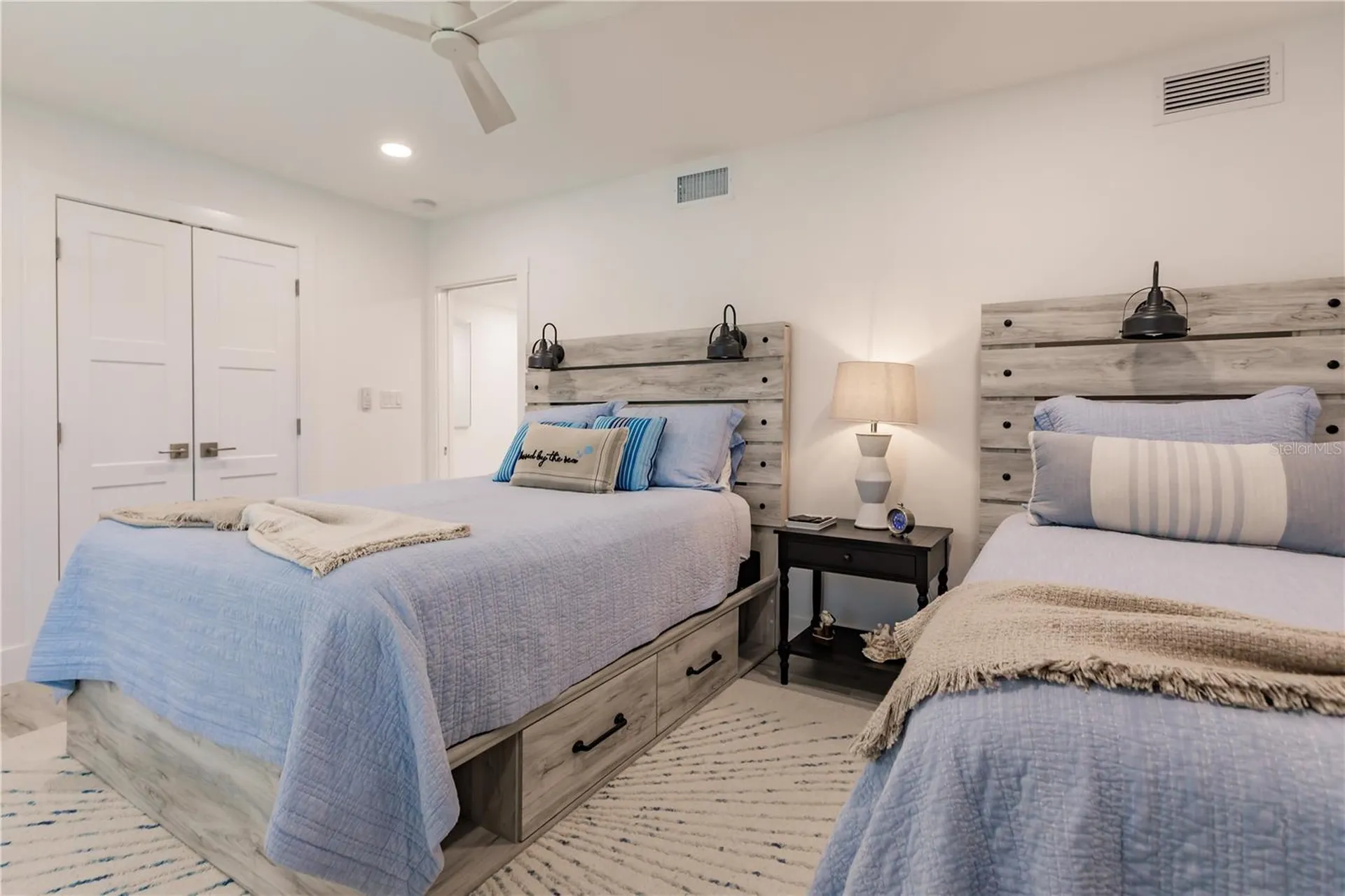 6042 W Peppertree Way Sarasota FL 34242