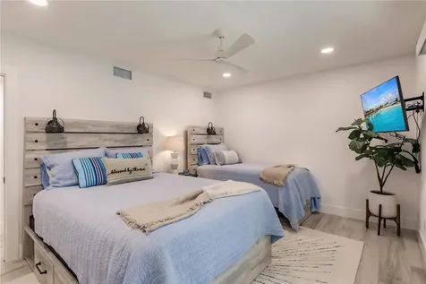 6042 W Peppertree Way Sarasota FL 34242