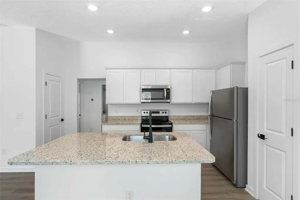 Lakeland FL 33809