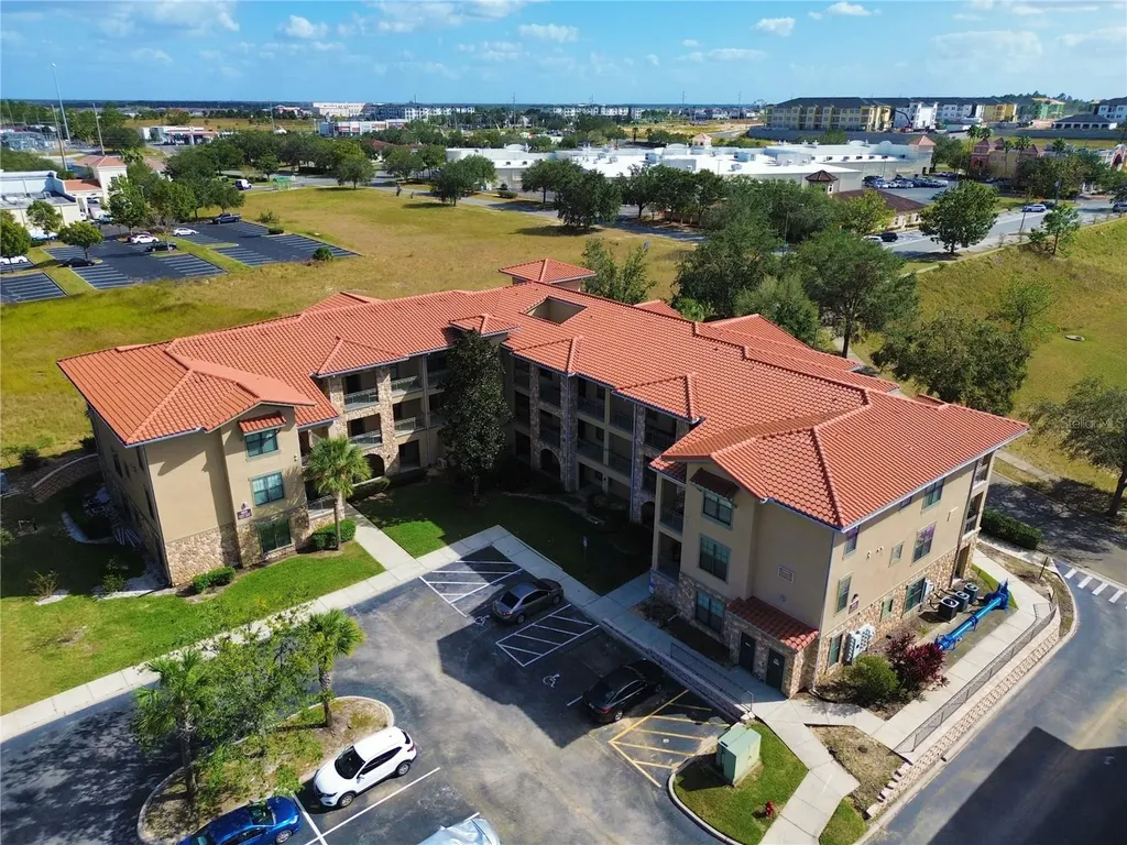909 Charo Parkway Davenport FL 33897