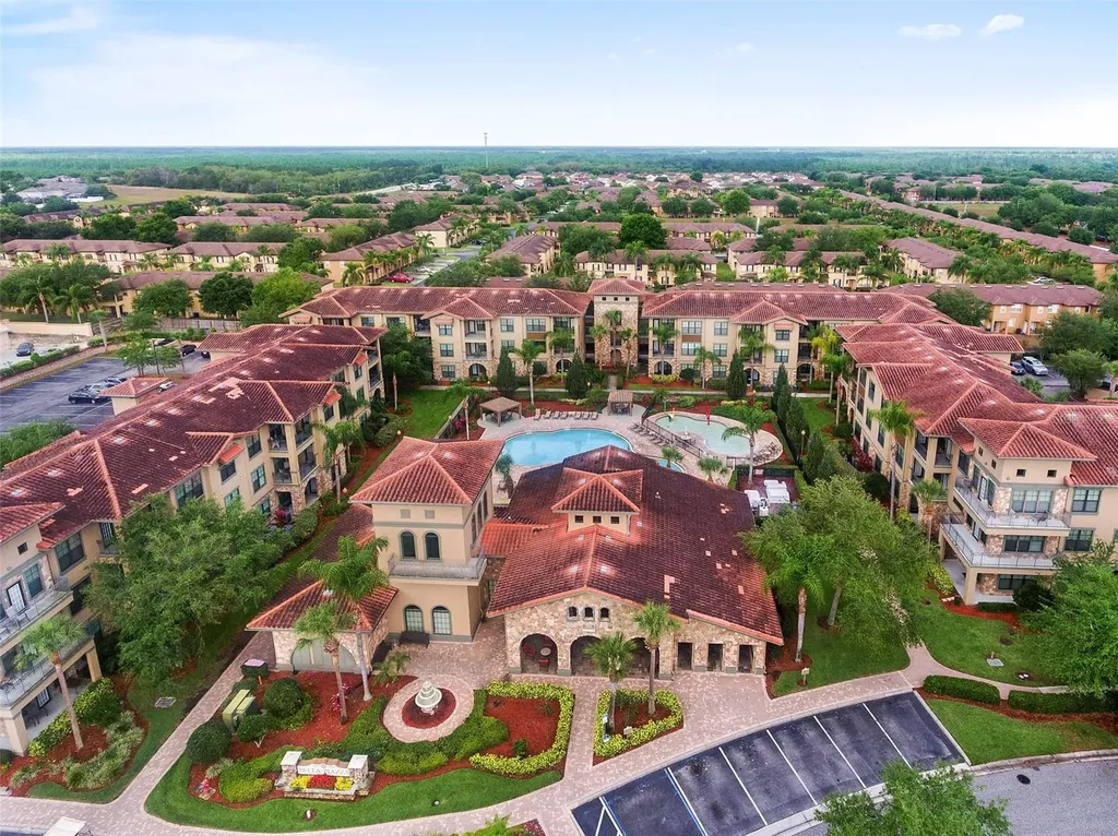 909 Charo Parkway Davenport FL 33897