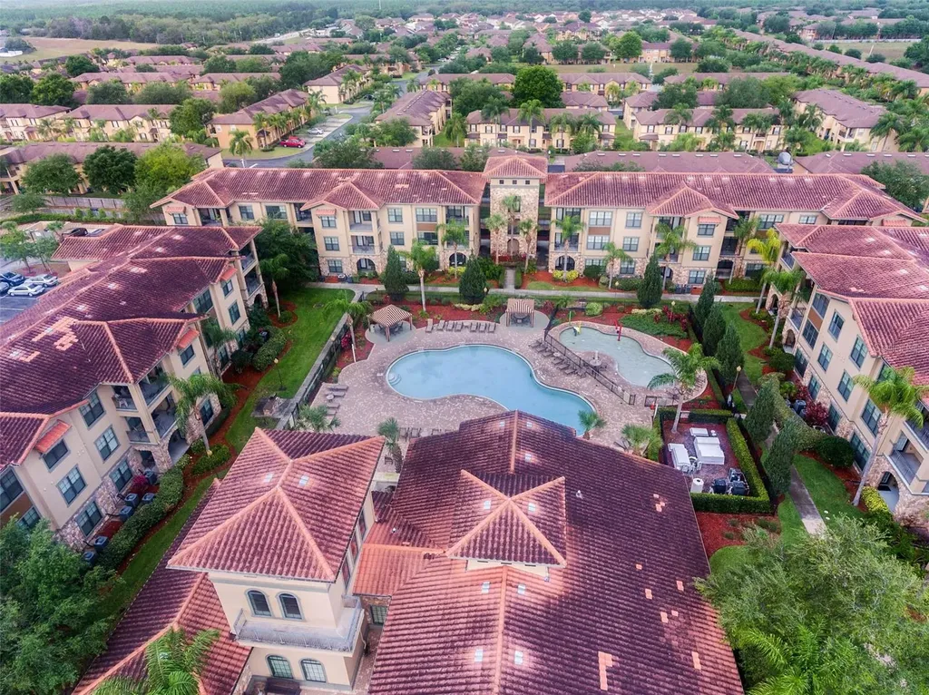 909 Charo Parkway Davenport FL 33897