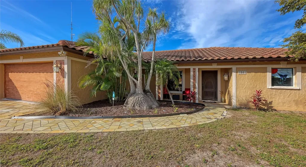 4216 Plumosa Street W Bradenton FL 34210