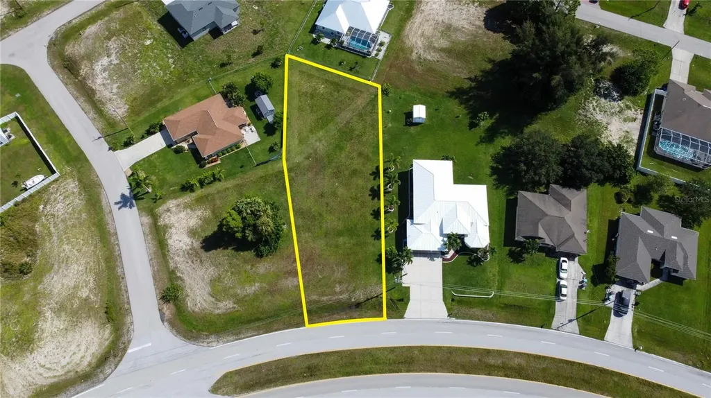 4239 E Gator Circle Cape Coral FL 33909