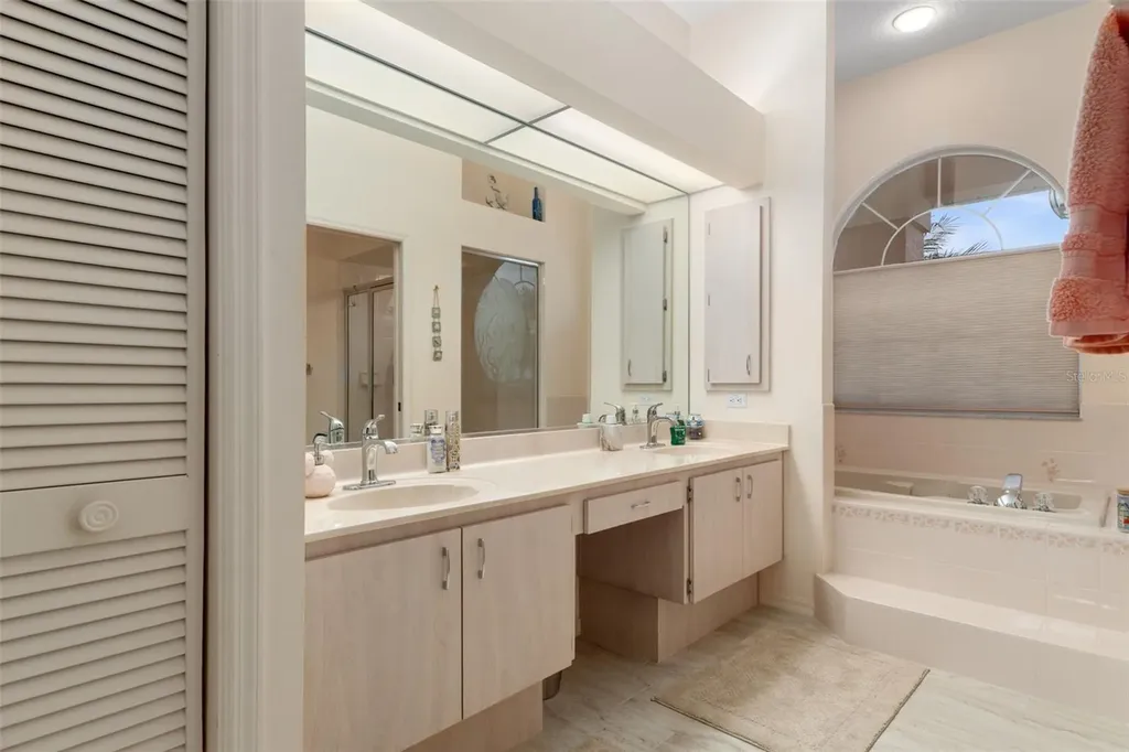 31 W Byrsonima Loop Homosassa FL 34446