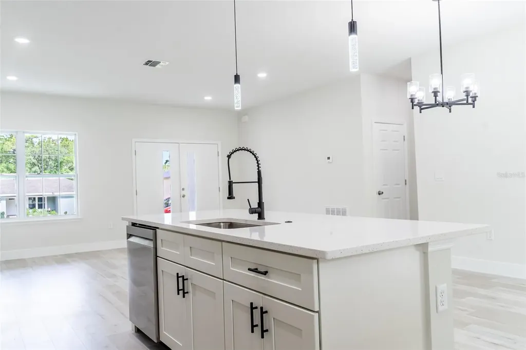 10955 N Dragonis Drive Citrus Springs FL 34433