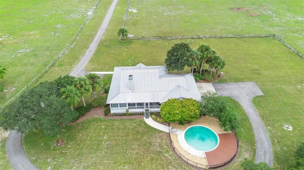 42554 Maggie Jones Road Paisley FL 32767