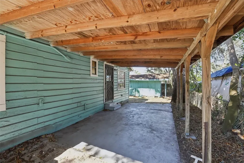 2010 E Yukon Street Tampa FL 33604
