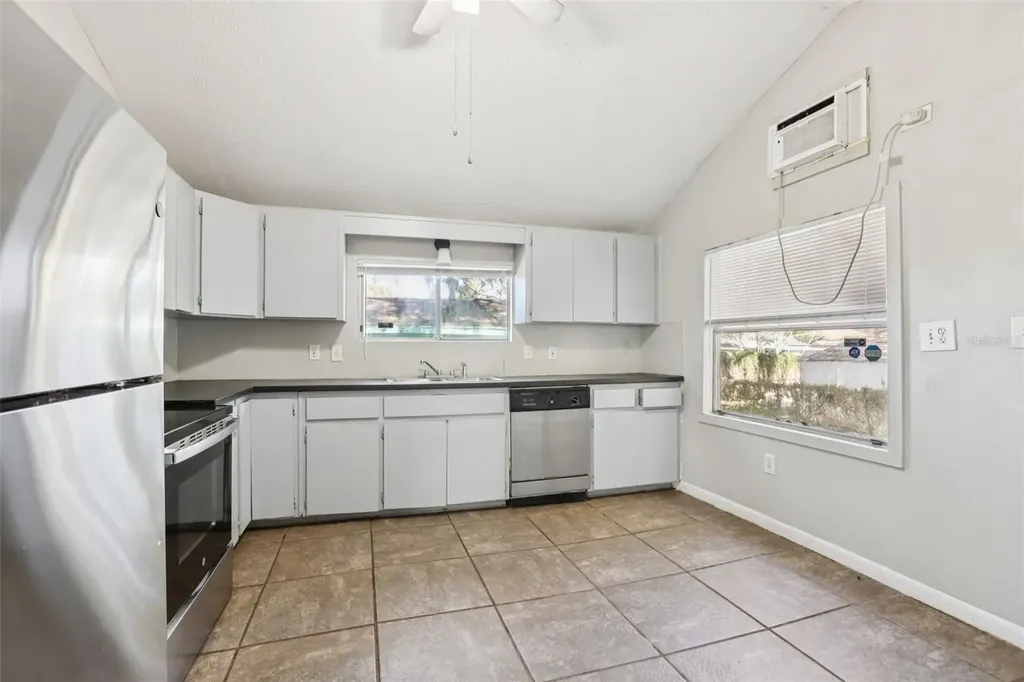 2010 E Yukon Street Tampa FL 33604