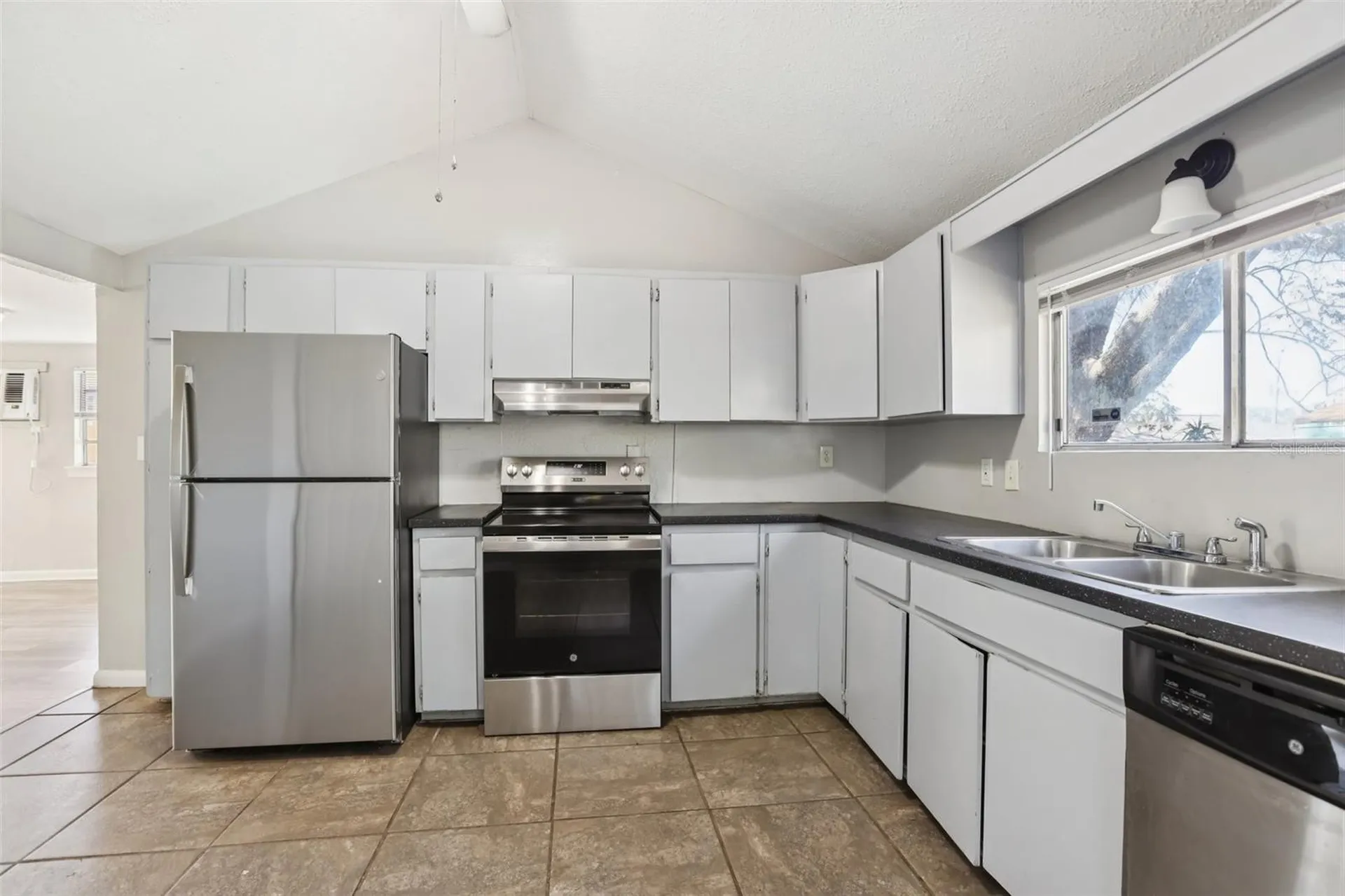 2010 E Yukon Street Tampa FL 33604