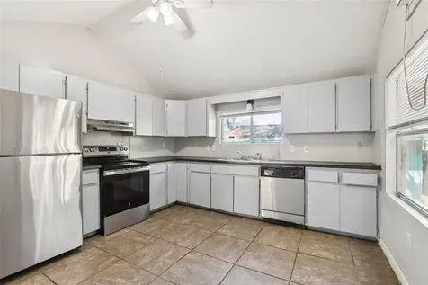 2010 E Yukon Street Tampa FL 33604