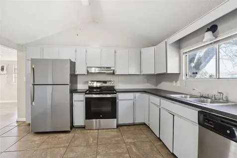 2010 E Yukon Street Tampa FL 33604
